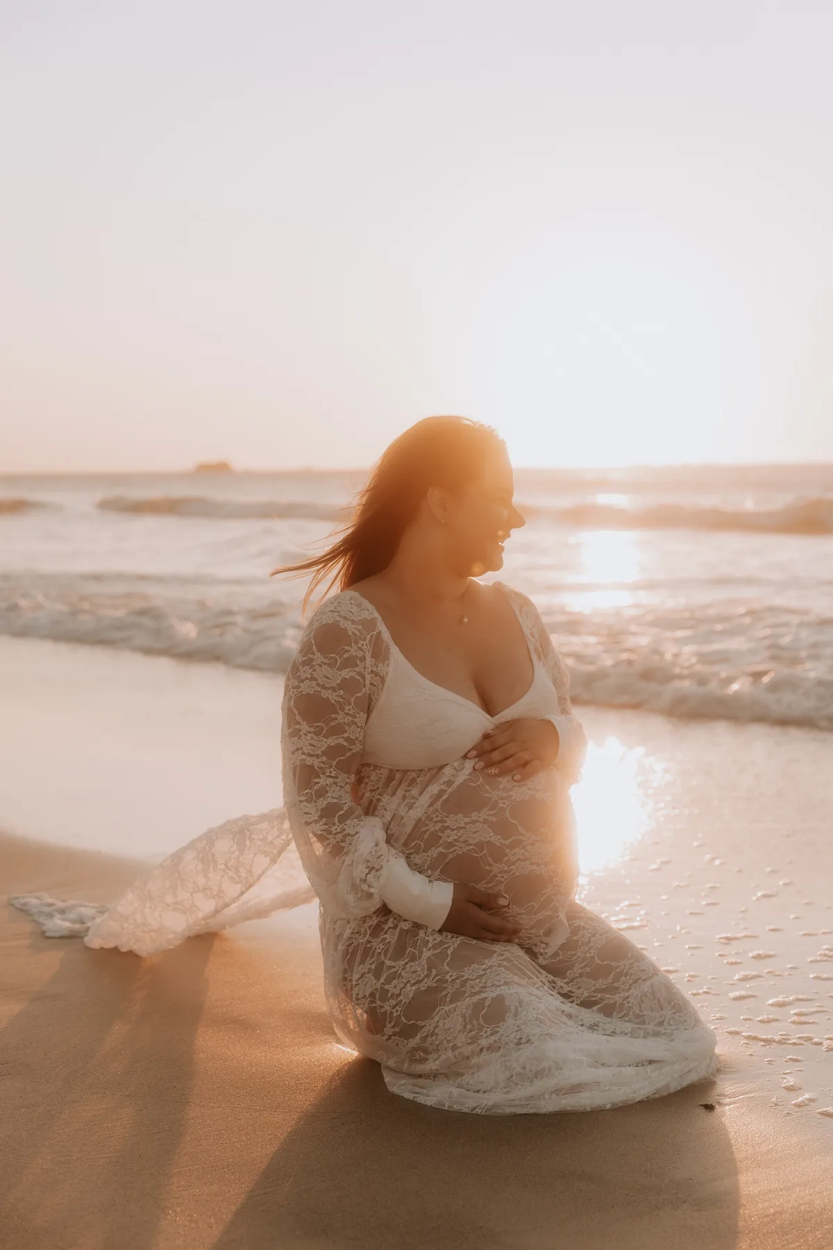 Séance maternité à la plage en Bretagne – Eronarts photographe Brest